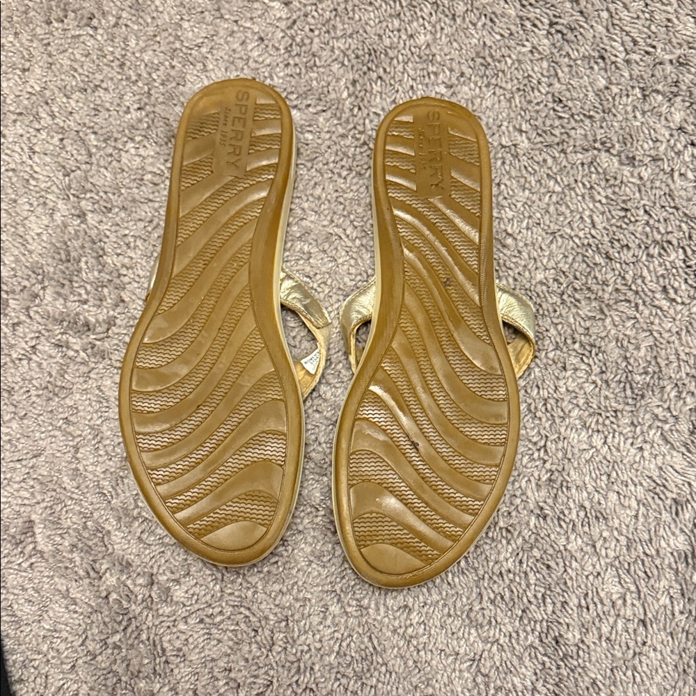 Sperry Women's Metallic Gold Sandals - Picture 2 of 2